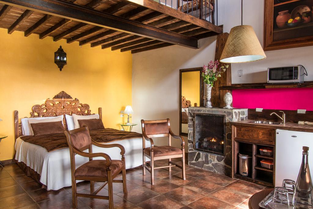 Hotel Villa Cassis Tapalpa Bagian luar foto